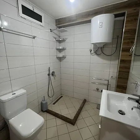 Apartment Ton' S
