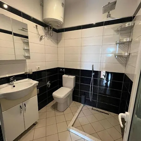 Apartment Ton' S