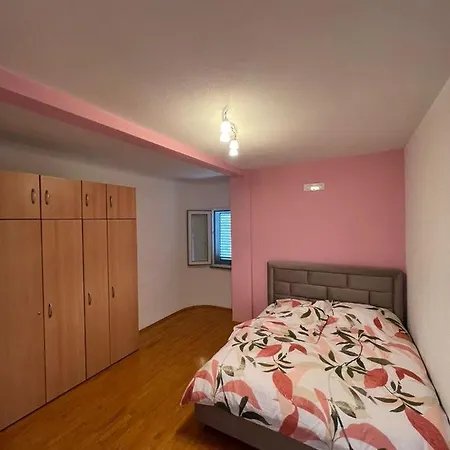 Ton' S Apartment
